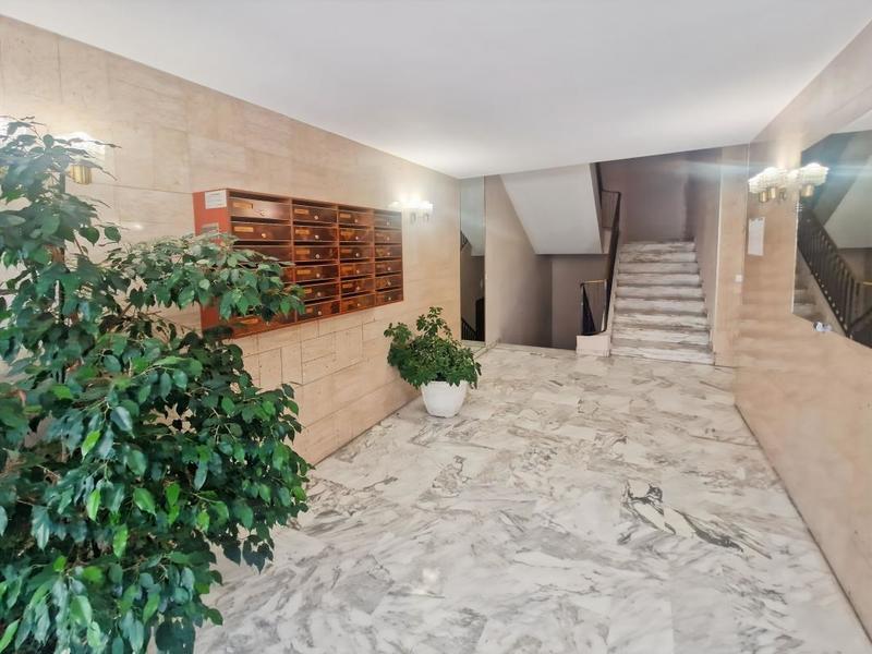 Appartement - 98 m² - 5 pièces