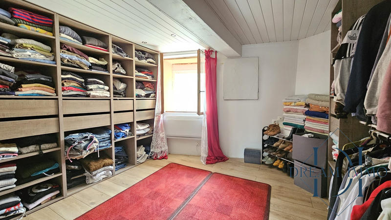 Maison - 291 m² - 10 pièces