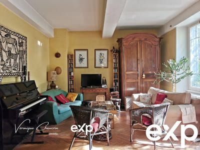 Maison - 198 m² - 7 pièces