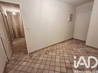 Appartement - 90 m² - 3 pièces