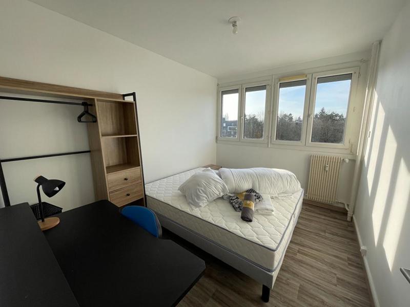 Appartement - 80 m² - 5 pièces