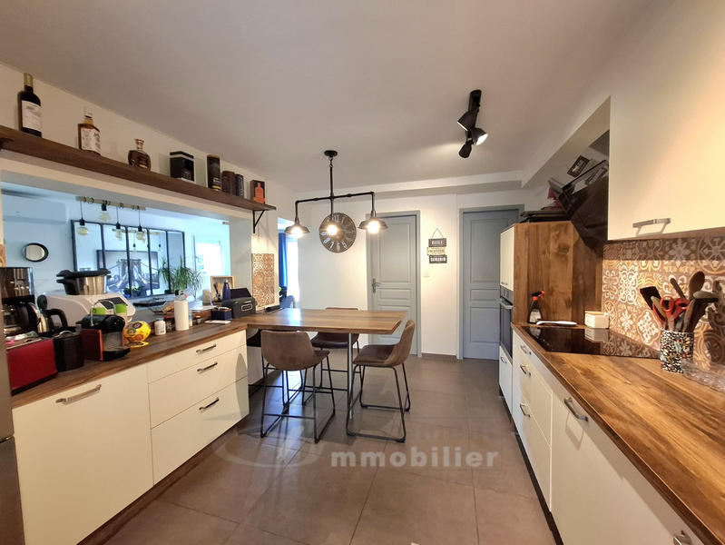 Maison - 174 m² - 8 pièces