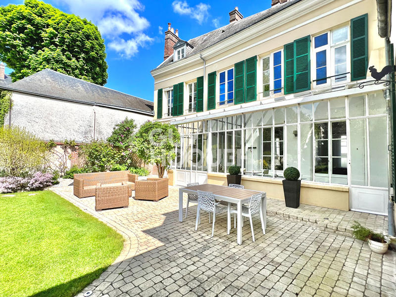 Maison - 273 m² - 10 pièces