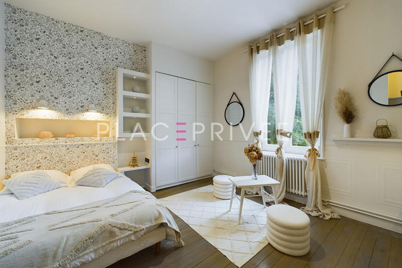 Maison - 272 m² - 10 pièces