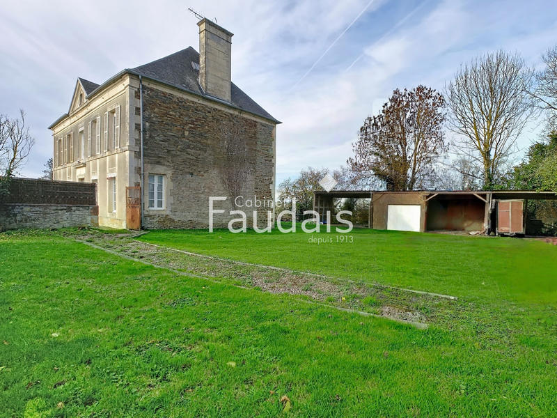 Maison - 202 m² - 11 pièces