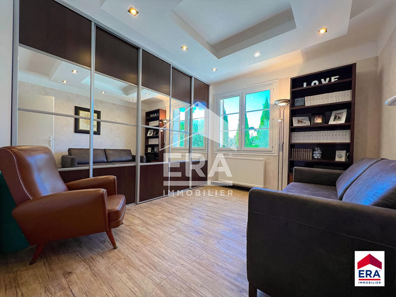 Maison - 175 m² - 8 pièces