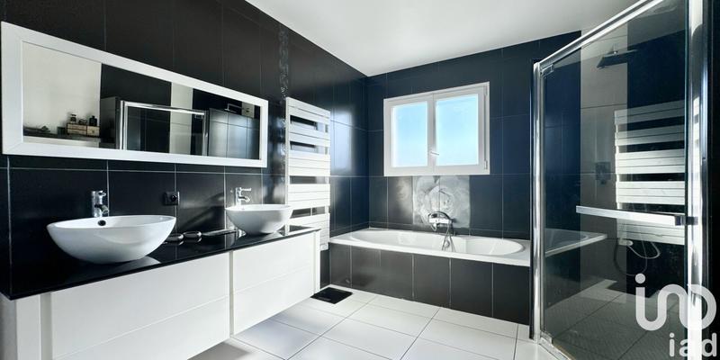 Maison - 190 m² - 7 pièces