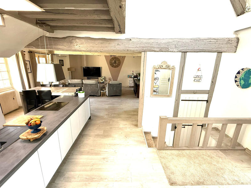 Propriété - 600 m² - 23 pièces