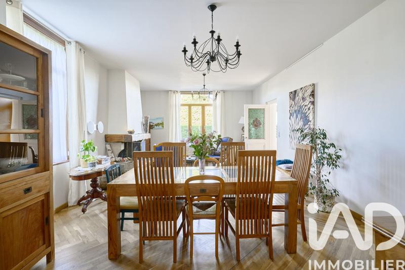 Maison - 220 m² - 8 pièces