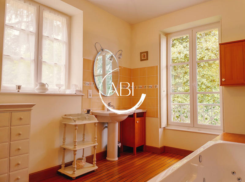 Villa - 183 m² - 8 pièces