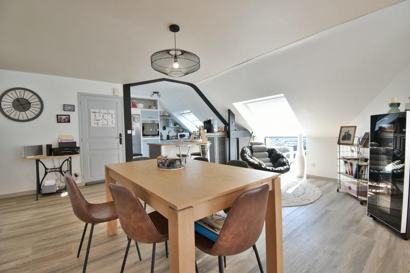 Maison contemporaine - 171 m² - 8 pièces
