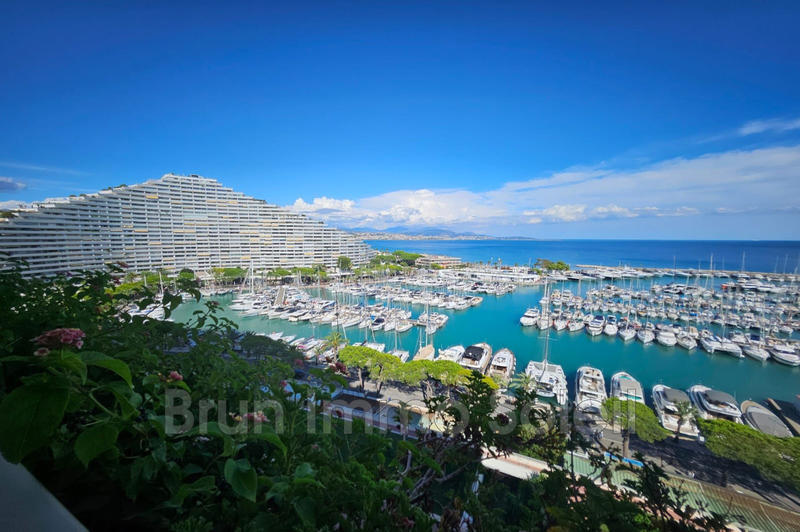 Appartement - 193 m² - 8 pièces