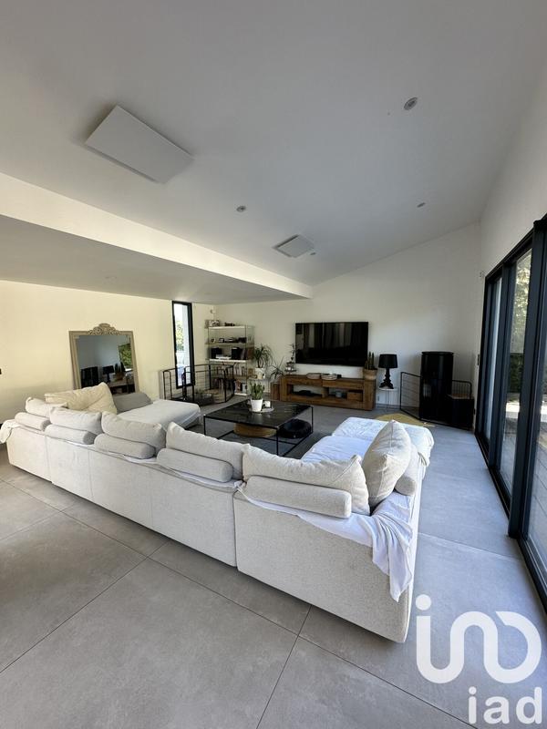 Maison - 236 m² - 8 pièces