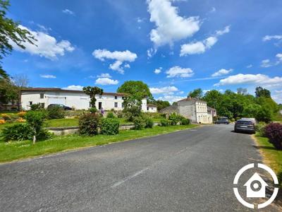 Maison - 291 m² - 8 pièces