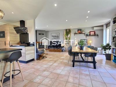 Maison - 95 m² - 4 pièces