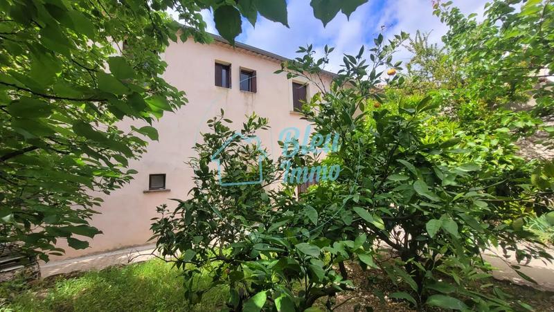 Maison - 288 m² - 8 pièces