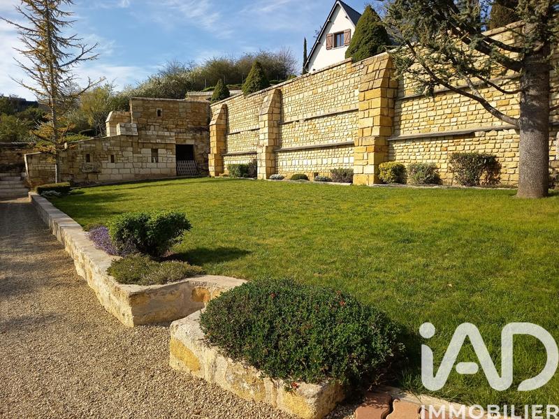 Maison - 240 m² - 9 pièces