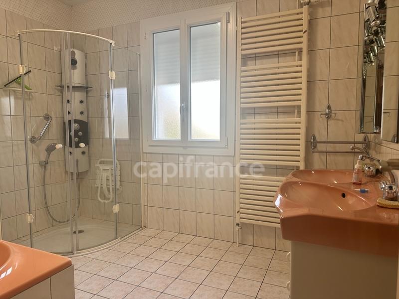 Maison - 179 m² - 9 pièces