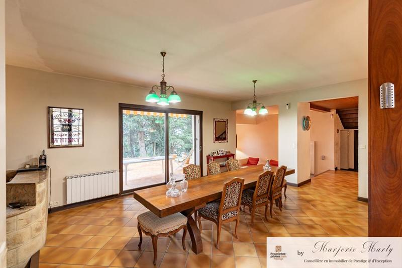 Maison - 223 m² - 6 pièces
