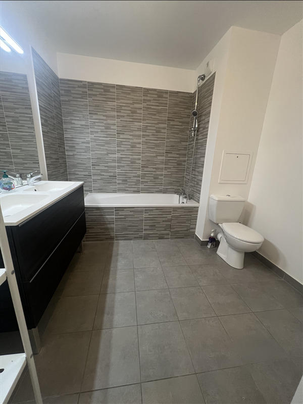 Appartement - 99 m² - 5 pièces