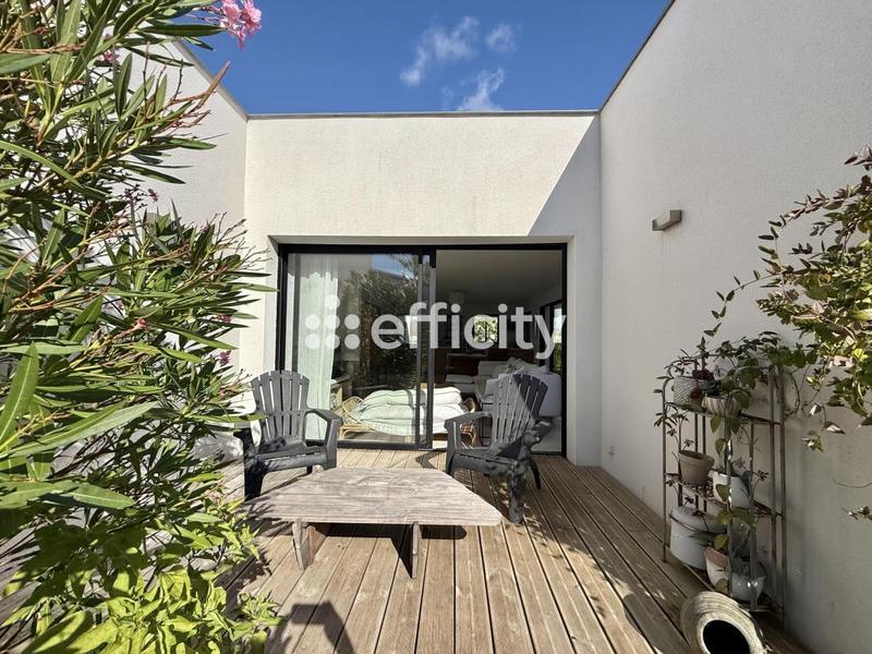 Maison - 104 m² - 4 pièces