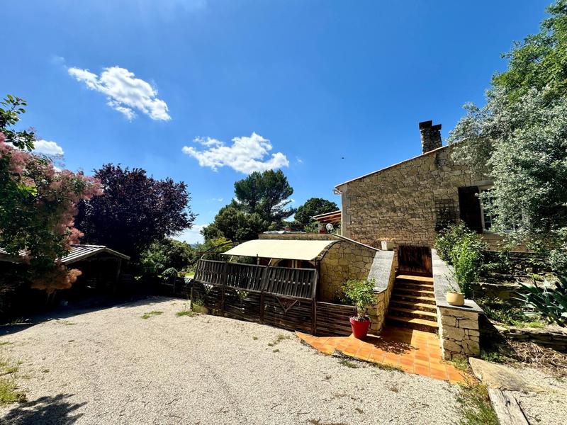 Maison - 225 m² - 8 pièces