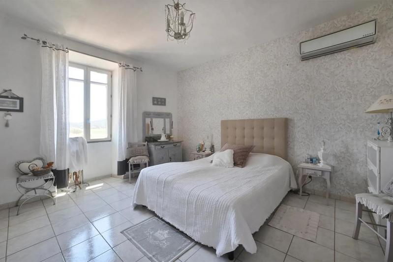 Propriété - 200 m² - 7 pièces