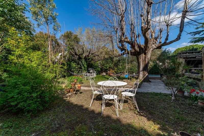 Maison - 465 m² - 15 pièces