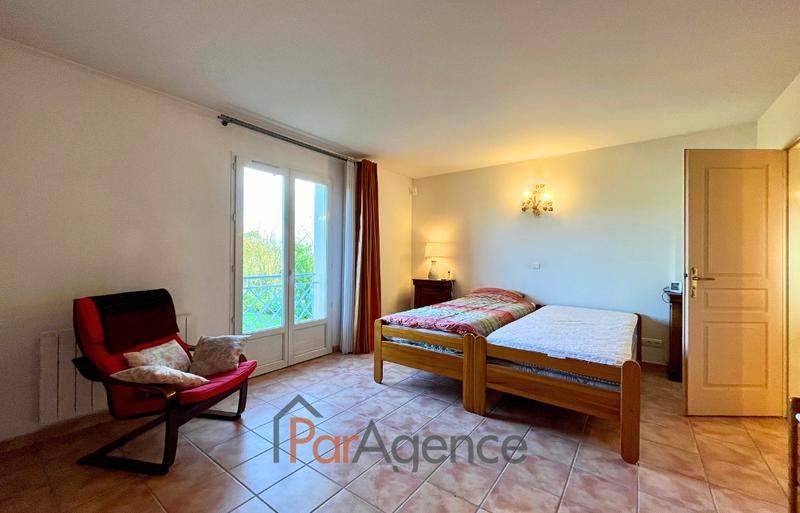 Maison - 202 m² - 6 pièces