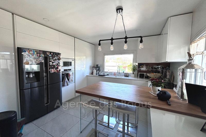 Maison - 260 m² - 7 pièces