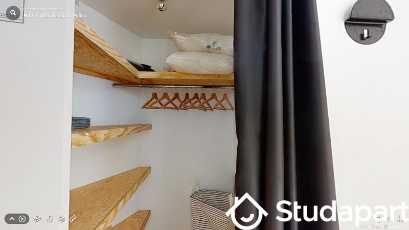 Chambre - 130 m² - 1 pièce