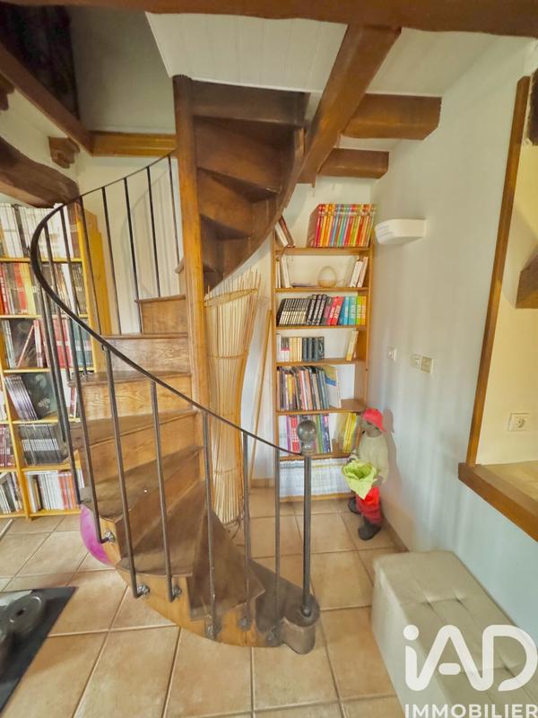 Maison - 213 m² - 8 pièces