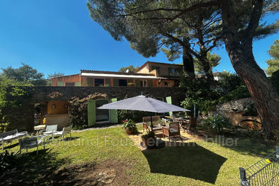 Maison - 279 m² - 14 pièces