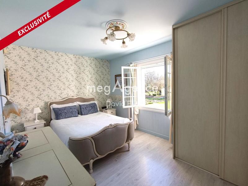 Maison traditionnelle - 212 m² - 8 pièces