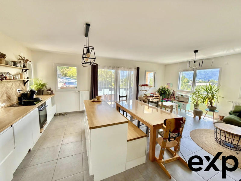 Appartement - 92 m² - 4 pièces