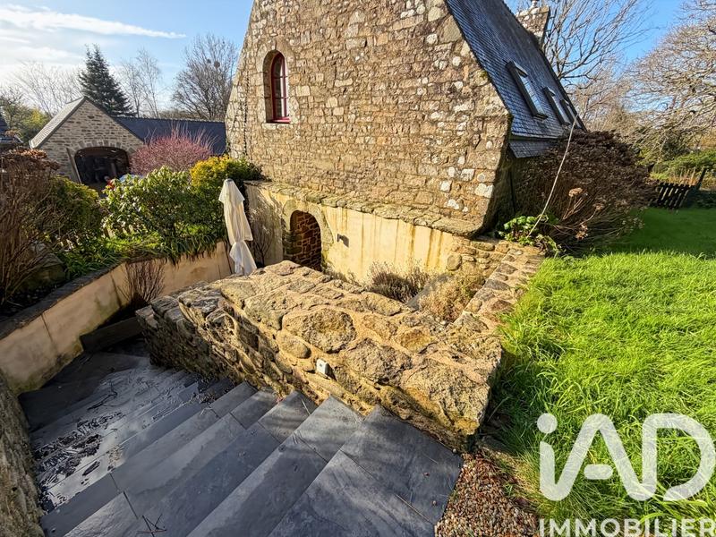 Maison - 320 m² - 12 pièces