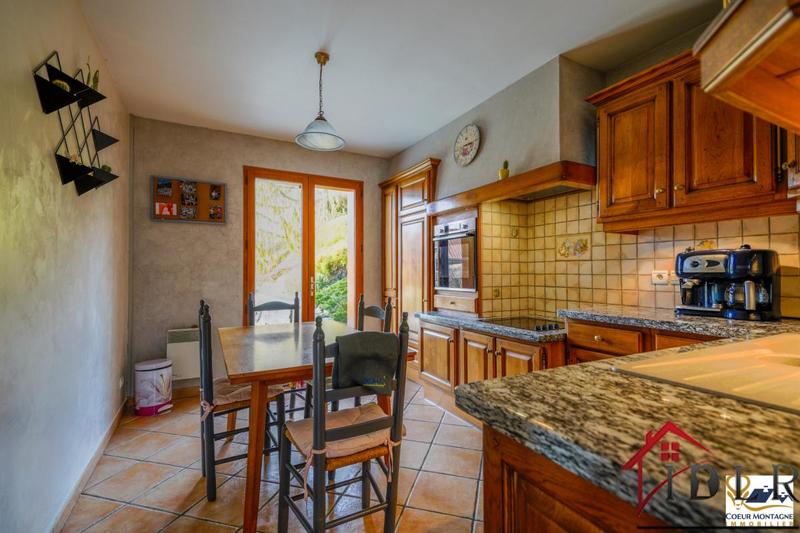 Maison traditionnelle - 168 m² - 5 pièces