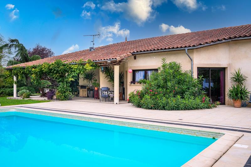 Maison - 200 m² - 6 pièces