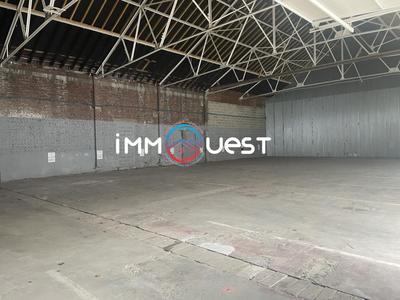 Hangar - 400 m² - 3 pièces