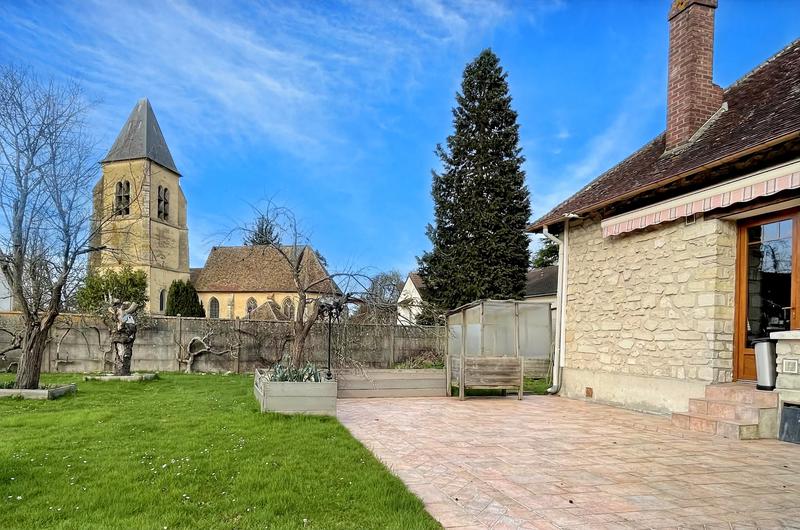 Maison - 285 m² - 9 pièces
