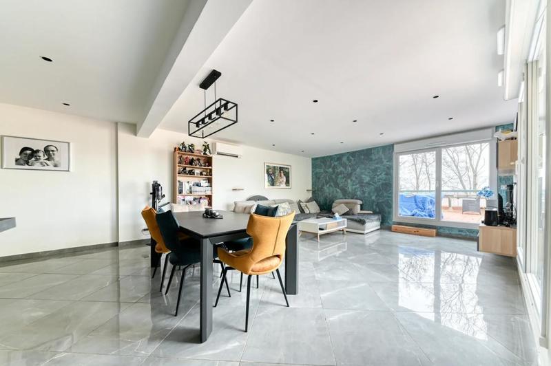 Appartement - 102 m² - 4 pièces