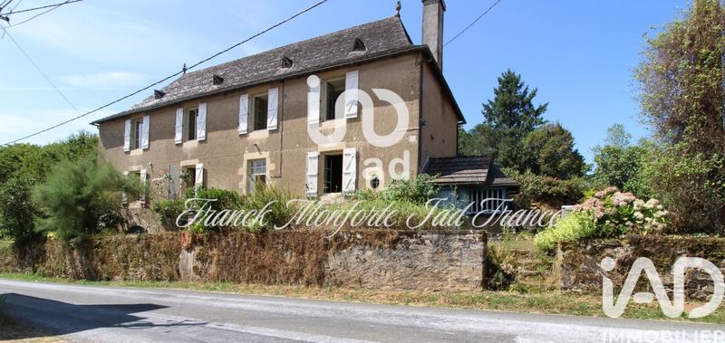 Maison - 240 m² - 8 pièces