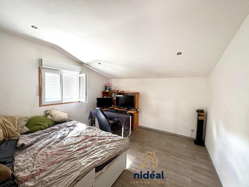 Maison - 180 m² - 8 pièces