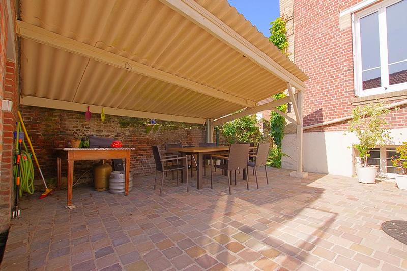 Maison - 286 m² - 9 pièces