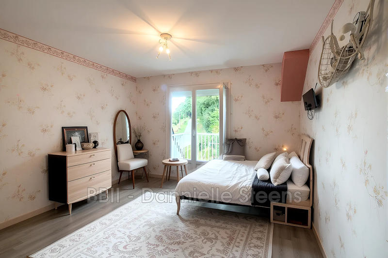 Maison - 340 m² - 12 pièces