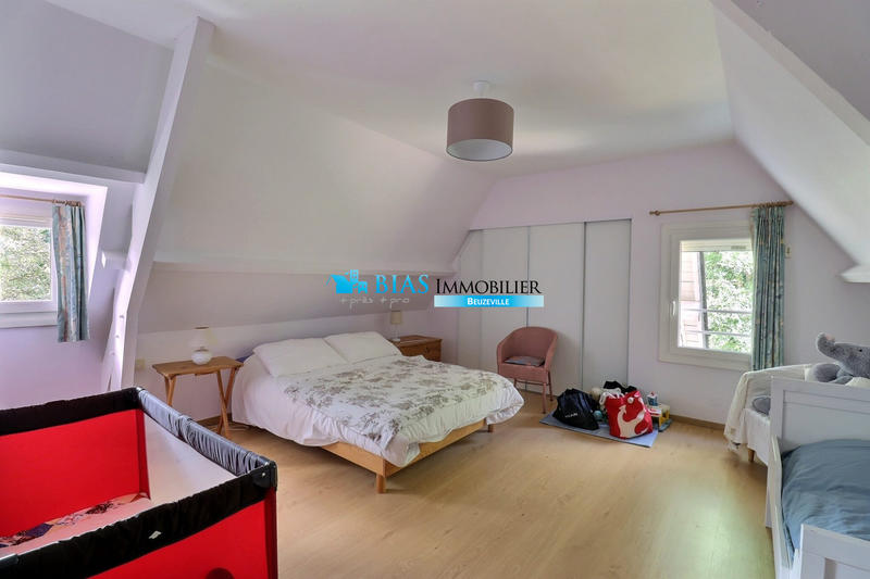 Maison traditionnelle - 141 m² - 5 pièces