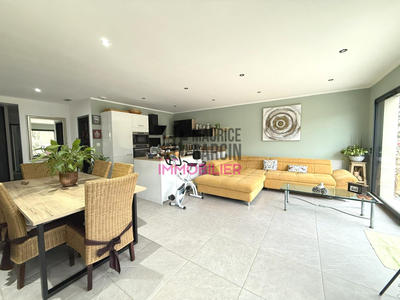 Maison - 92 m² - 3 pièces