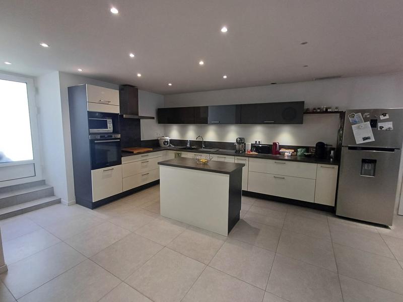 Maison - 190 m² - 5 pièces