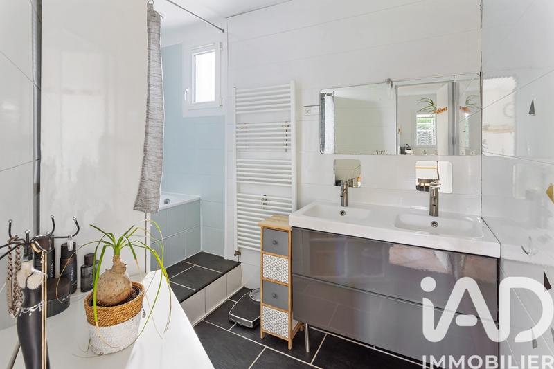 Maison - 111 m² - 4 pièces