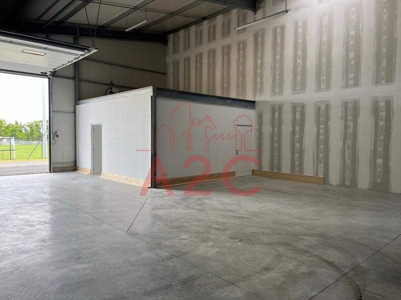 Local d'activité / Entrepôt - 378 m²